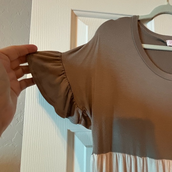 Pink Lily Gray, Cream and Navy Dress - Picture 5 of 10